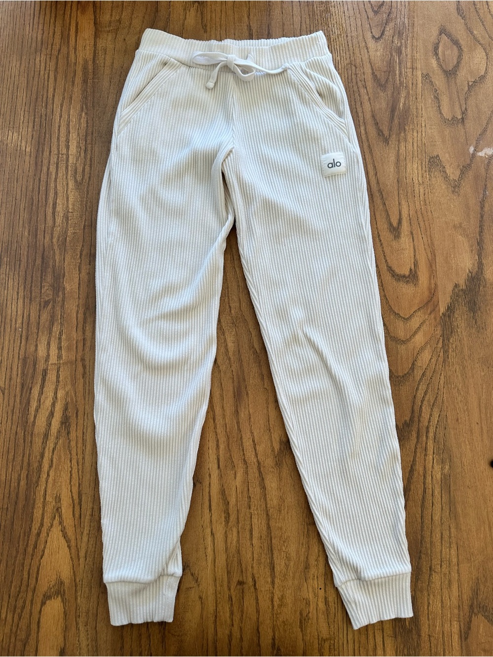 ALO Yoga Muse Sweatpant Joggers Ivory/Cream Size XS